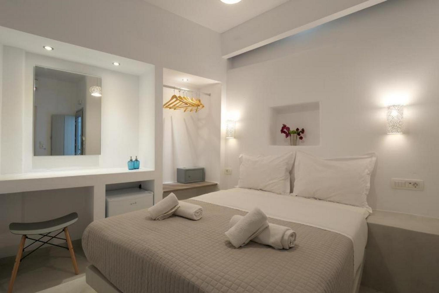 Low Cost Fira Center Rooms Zewnętrze zdjęcie